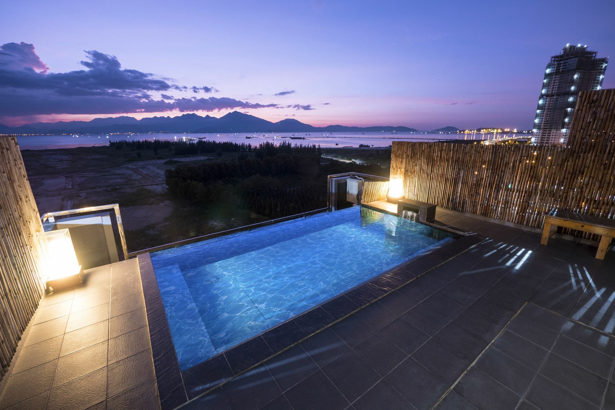 Azumaya Hotel Da Nang Exterior photo